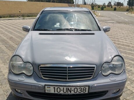 Mercedes C 200