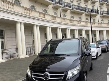 Mercedes V 220