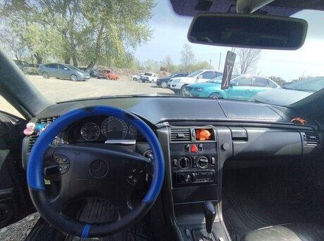 Mercedes E 220 d 1999
