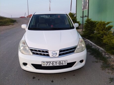 Nissan Tiida 2012