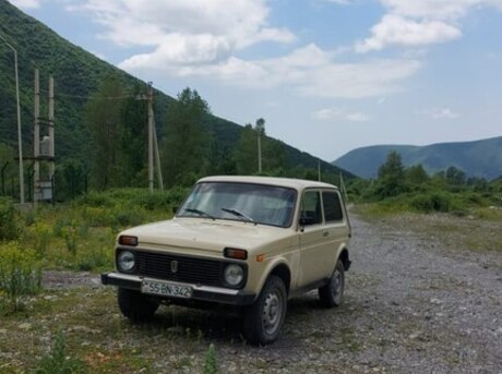 LADA (VAZ) Niva 1985
