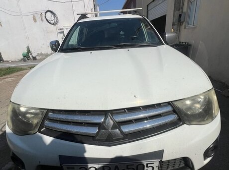 Mitsubishi L200 2012