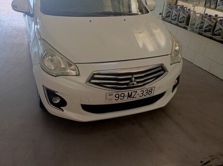 Mitsubishi Attrage 2015