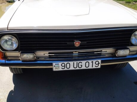 GAZ 24 1985