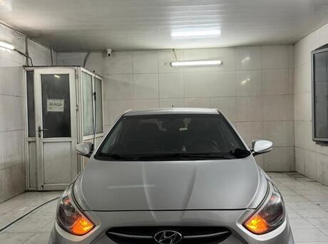 Hyundai Accent 2015