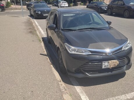 Toyota Corolla Fielder 2015