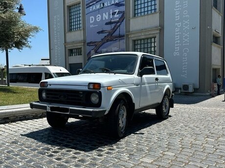 LADA (VAZ) Niva 2003