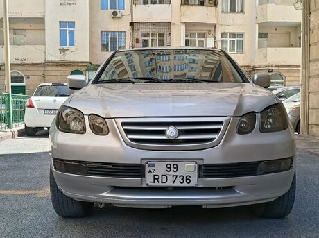 Mitsubishi Airtrek 2002