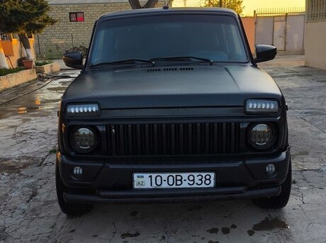 LADA (VAZ) Niva 2005