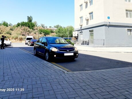Nissan Tiida