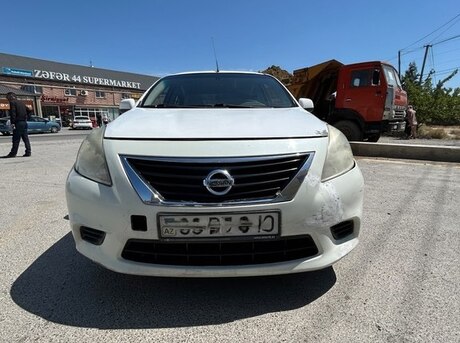 Nissan Sunny 2012