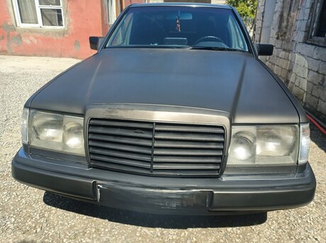 Mercedes E 300 d 1990