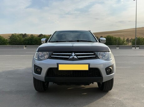 Mitsubishi L200 2013