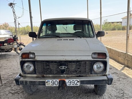 LADA (VAZ) Niva 2011