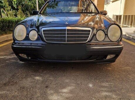 Mercedes E 240