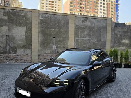 Porsche Taycan 4 Cross Turismo