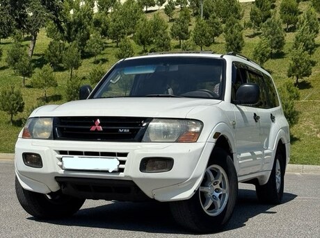 Mitsubishi Pajero 2001