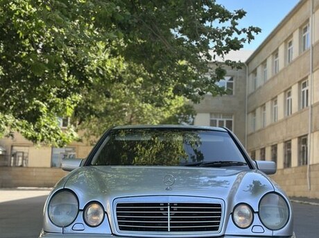 Mercedes E 240 1999
