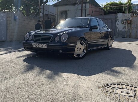 Mercedes E 320