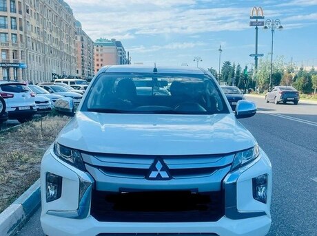 Mitsubishi L200 2023