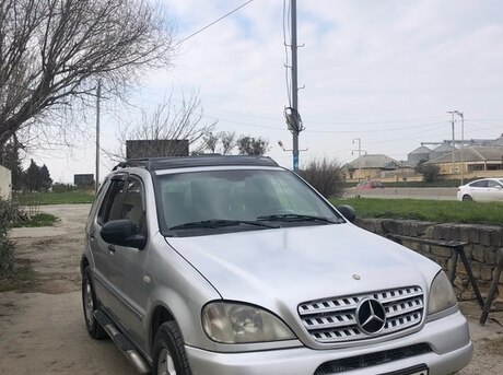 Mercedes ML 270 4MATIC 2000