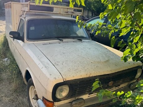 GAZ 24 1988