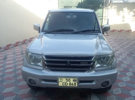 Mitsubishi Pajero io 2003