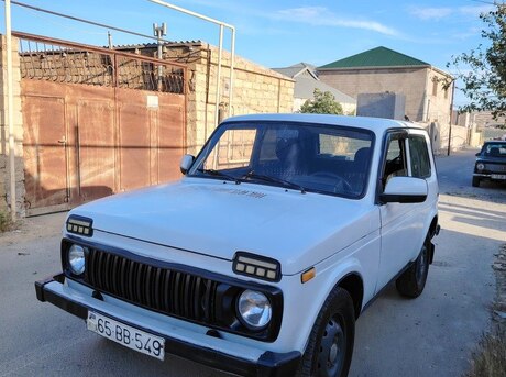LADA (VAZ) Niva 2002
