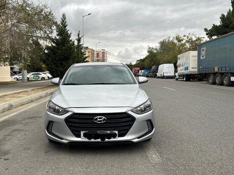 Hyundai Elantra 2018
