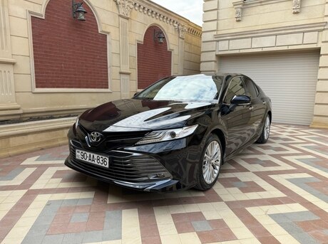 Toyota Camry 2019