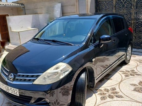 Nissan Tiida 2012
