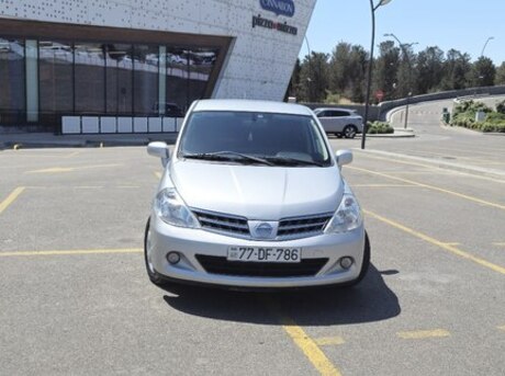 Nissan Tiida 2012