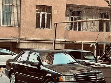 Mercedes C 180