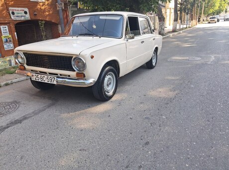LADA (VAZ) 21011 1987