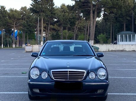Mercedes E 240 2001