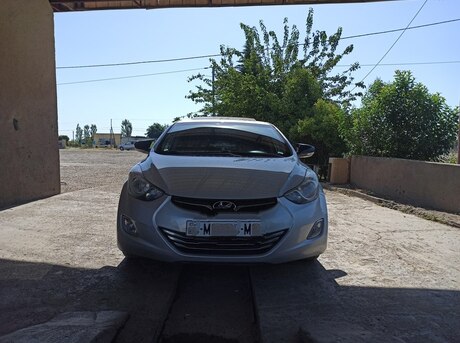 Hyundai Elantra 2011
