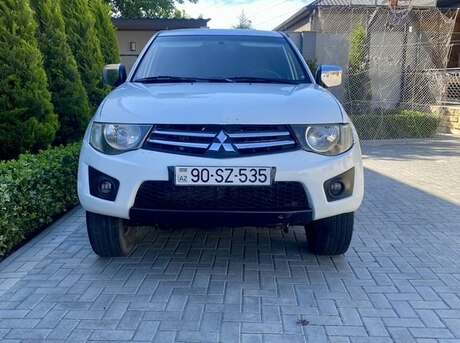 Mitsubishi L200 2011