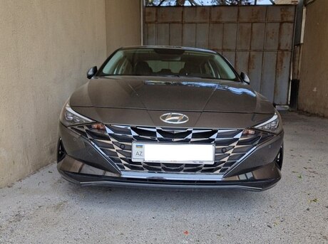 Hyundai Elantra 2023