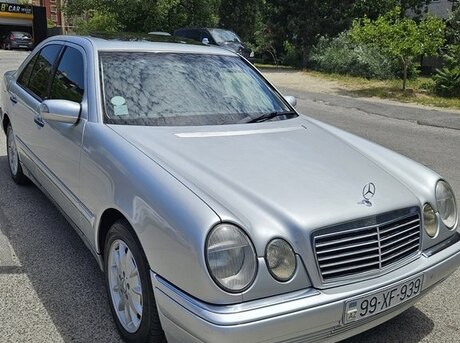 Mercedes E 240 1999
