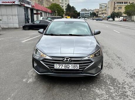 Hyundai Elantra 2019