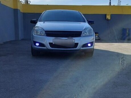 Opel Astra 2010