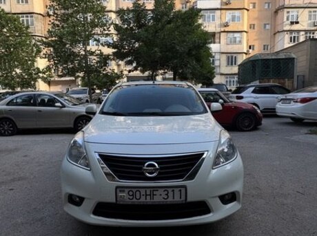 Nissan Sunny 2012