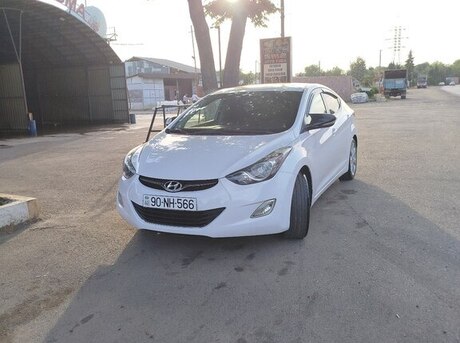 Hyundai Elantra 2012