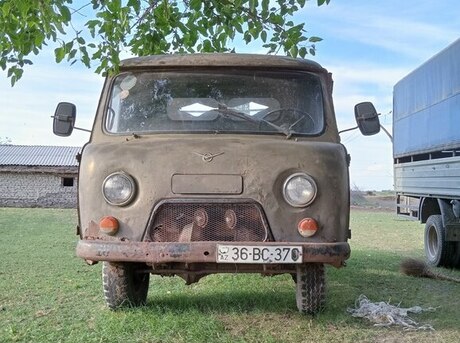 UAZ 3303