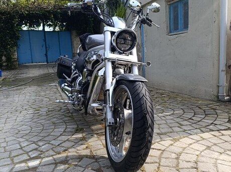Hyosung Aquila
