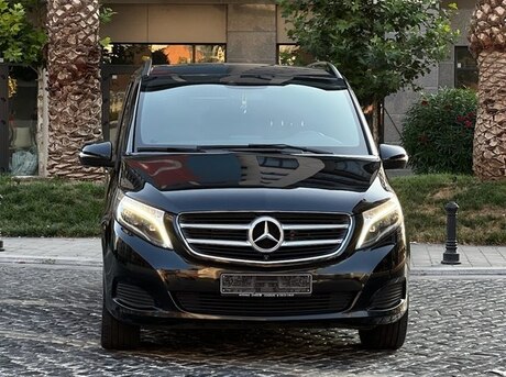 Mercedes V 220