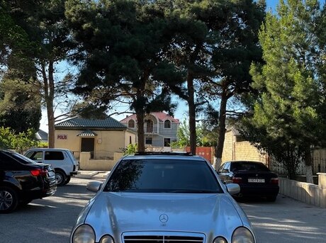 Mercedes E 220 d 2000