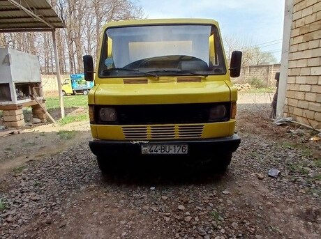 Mercedes 208 D 1993