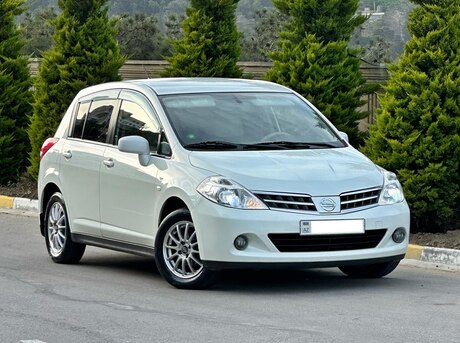 Nissan Tiida 2012