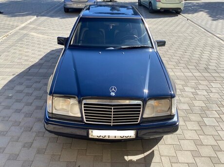 Mercedes E 220